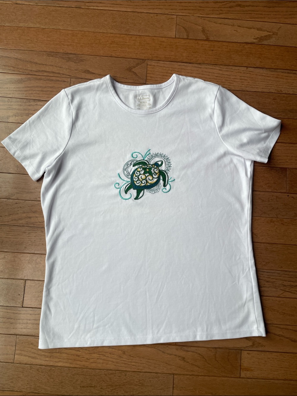 L.L. Bean White Short-Sleeve Tee with embroidered Green Turtle Motif